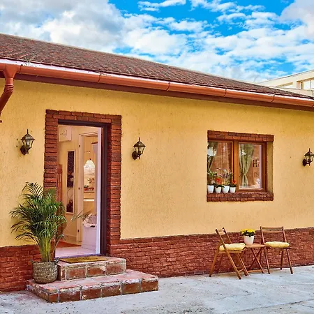 Апартаменты Exotic Jungle-inspired Oasis *