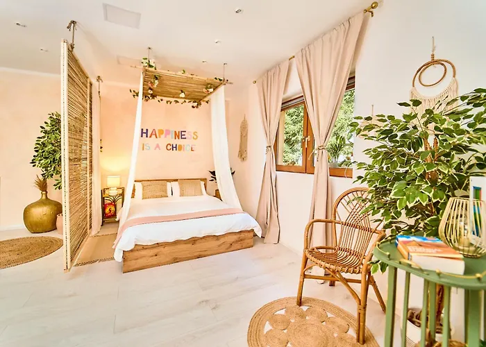 Exotic Jungle-inspired Oasis Apartamento Timişoara