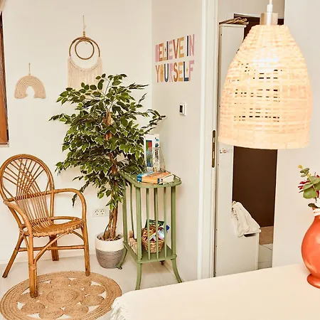 Exotic Jungle-inspired Oasis Apartman *