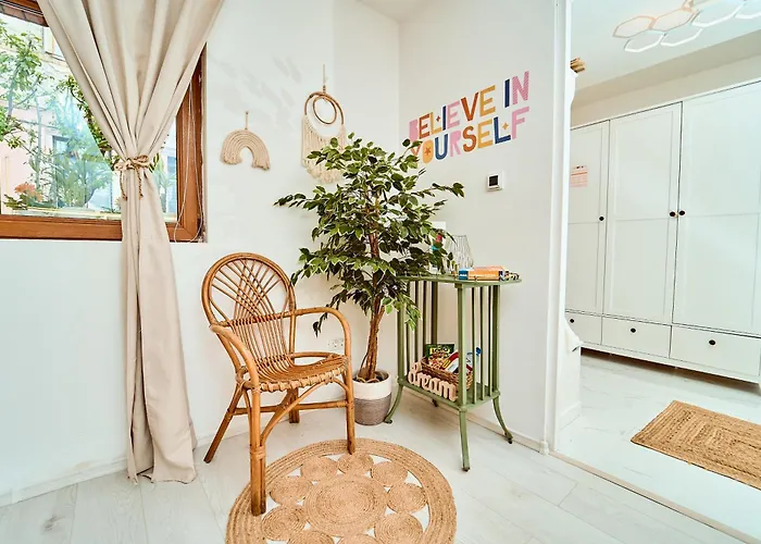 Apartment Exotic Jungle-inspired Oasis Timişoara